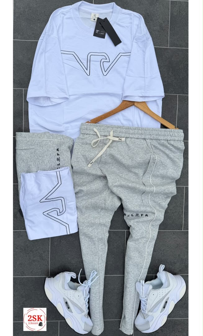Complet et chaussures pour hommes
