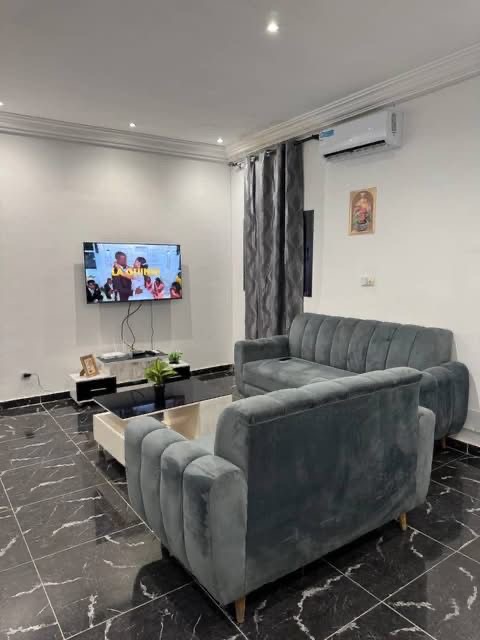 Chambre-Salon moderne et confortable à Abidjan